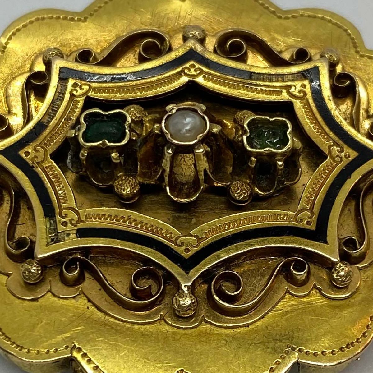 Antikni Zlatni broš -18 karatno zlato