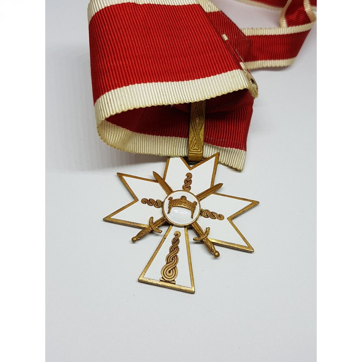Orden 1. Red krune kralja Zvonimira  s mačevma